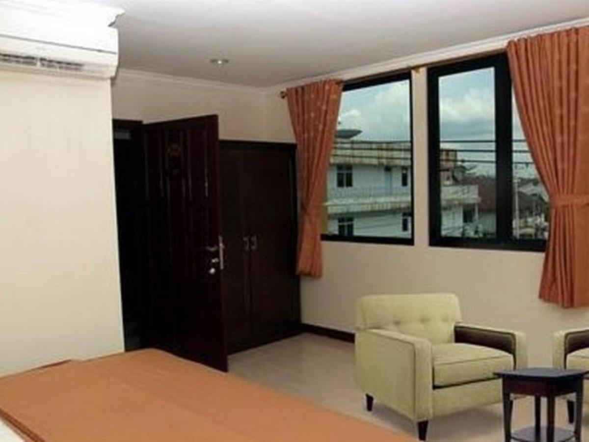 Aroma Hotel *